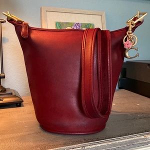 Coach Helen’s large Duffel bucket bag INCLUDES CHARM made 1997 in USA. G7D-9953